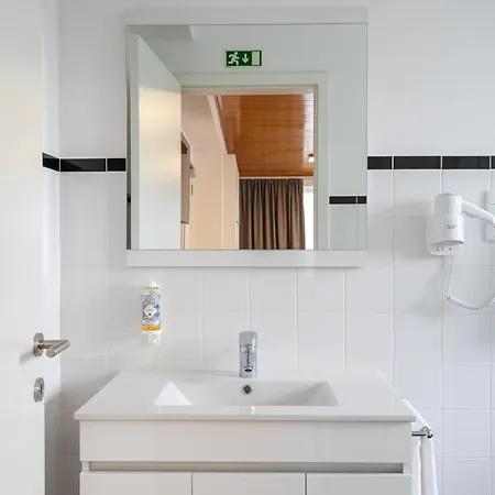 招待所 A Loja Do Cantoneiro